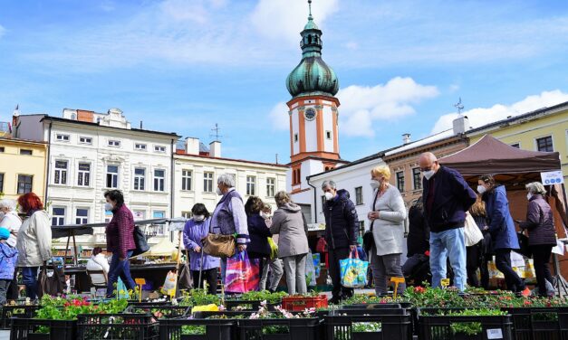 Beskydské farmářské trhy byly plné sazenic