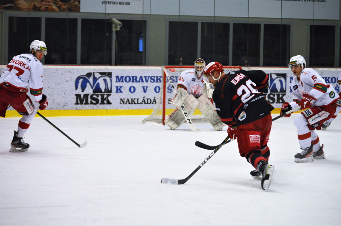 Hokejisté proklouzli do play off, ale už v něm mají namále